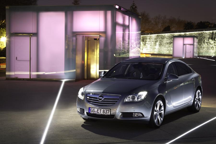  Opel Insignia BiTurbo CDTI 2012 года  (фото 20 из 34)